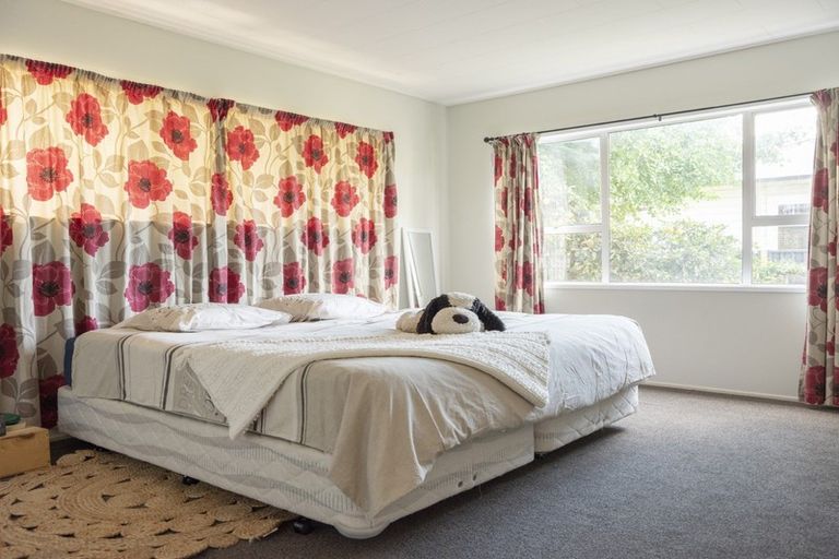 Photo of property in 11 Travis Street, Taradale, Napier, 4112