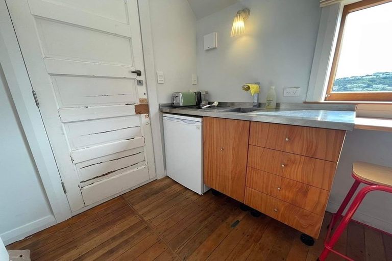 Photo of property in 15 Awa Road, Miramar, Wellington, 6022