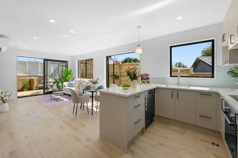 Photo of property in 16 Mataura Place, Clover Park, Auckland, 2019