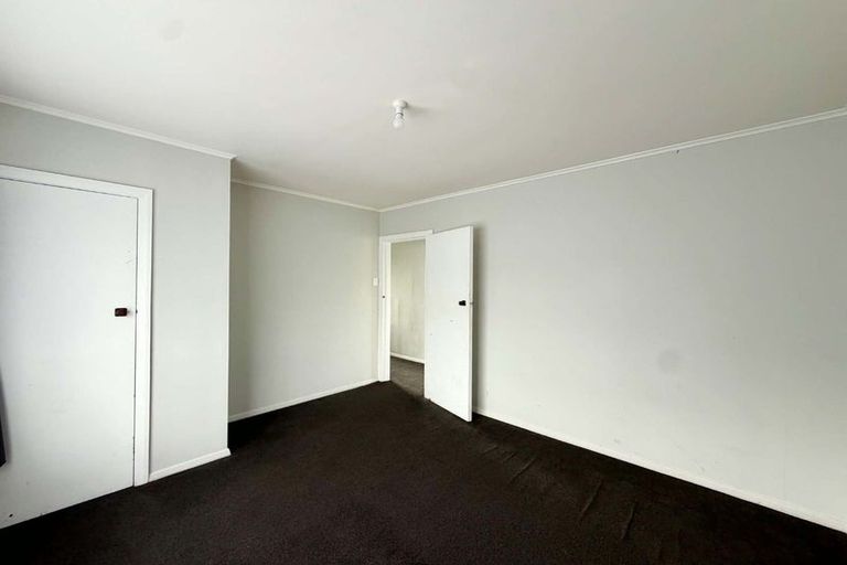 Photo of property in 22 Cook Street, Marfell, New Plymouth, 4310