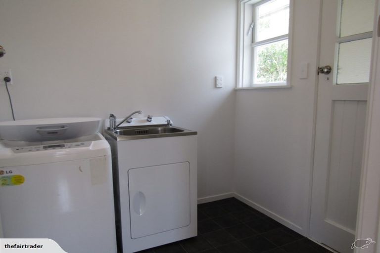 Photo of property in 2 Forth Terrace, Roslyn, Palmerston North, 4414