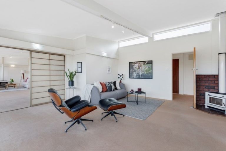 Photo of property in 30 Wernham Place, Northcote, Auckland, 0626
