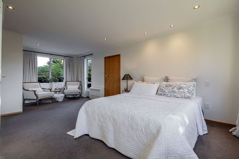 Photo of property in 19 Ruamahanga Crescent, Terrace End, Palmerston North, 4410