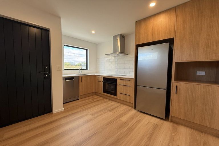 Photo of property in 2/102 Edinburgh Street, Pukekohe, 2120