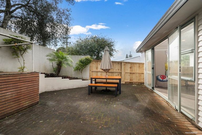 Photo of property in 2/36 Nile Road, Milford, Auckland, 0620