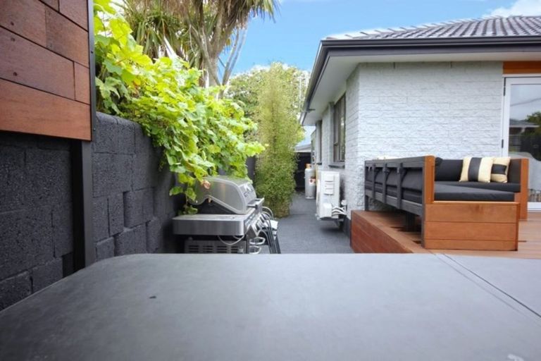 Photo of property in 2/17 Mackworth Street, Woolston, Christchurch, 8062