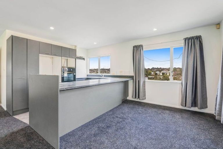 Photo of property in 2/44 Lysander Crescent, Beach Haven, Auckland, 0626