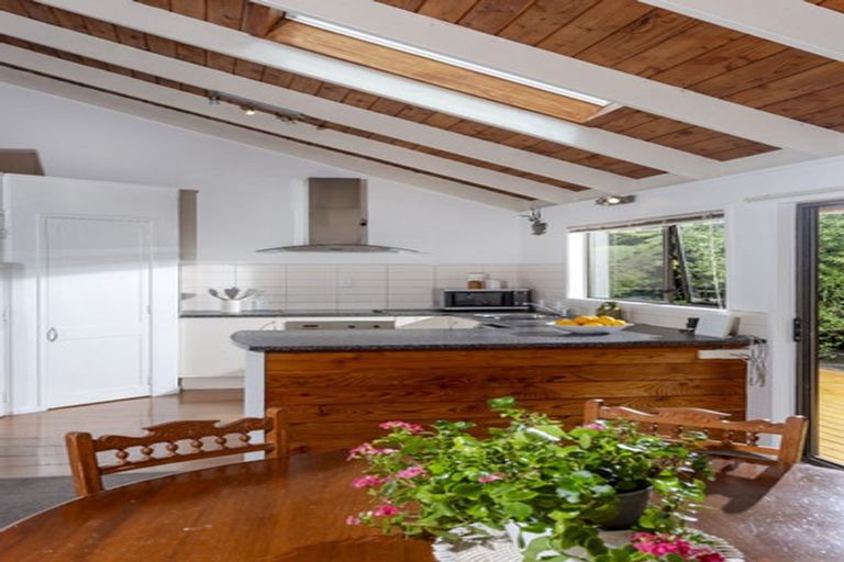 Photo of property in 3/72 Lake Road, Northcote, Auckland, 0627