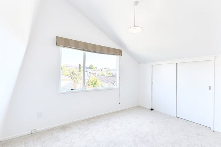 Photo of property in 2a Sirius Place, Botany Downs, Auckland, 2010
