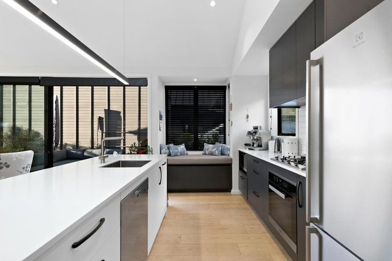 Photo of property in 2 Kotuku Lane, Hobsonville, Auckland, 0616