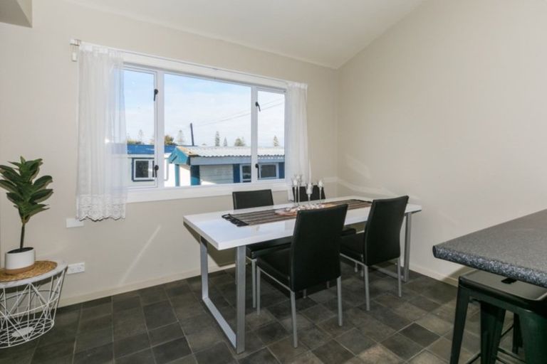 Photo of property in 19 Chambers Street, Te Awa, Napier, 4110
