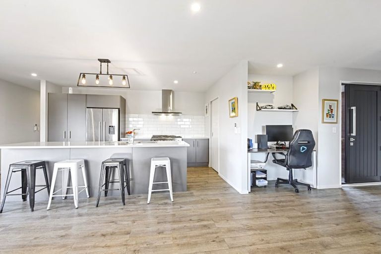 Photo of property in 22 Minerva Crescent, Woodend, 7610