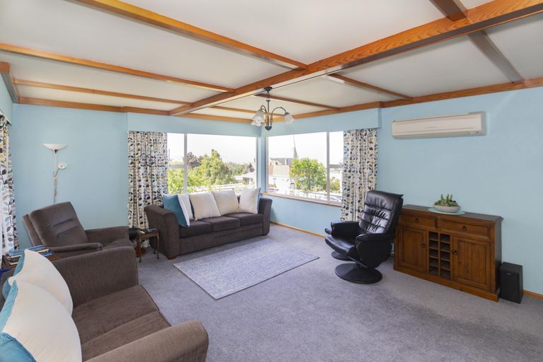 Photo of property in 18 Wharfe Street, South Hill, Oamaru, 9400