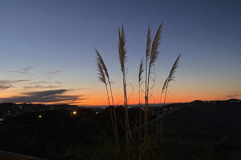 Photo of property in 2 Wangapeka Way, Aotea, Porirua, 5024