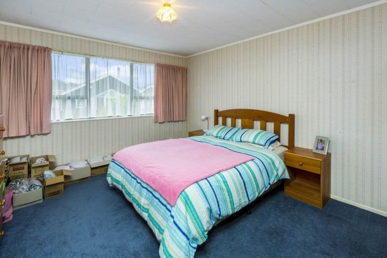 Photo of property in 1/48 Kowhai Avenue, Ebdentown, Upper Hutt, 5018