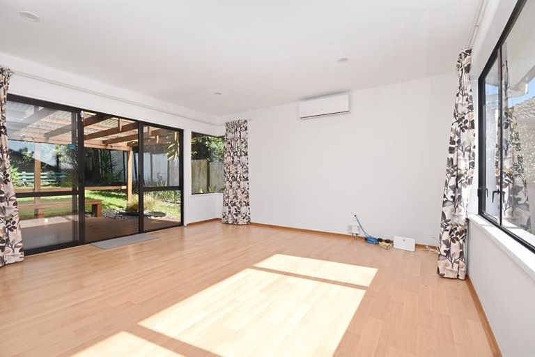 Photo of property in 2/48 Corunna Road, Milford, Auckland, 0620