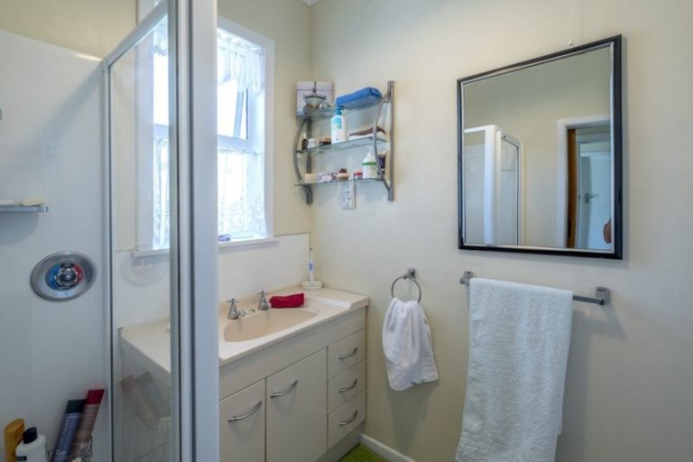 Photo of property in 37 Bowen Street, Levin, 5510