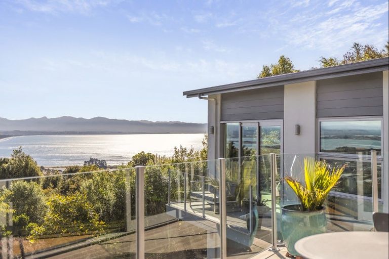 Photo of property in 28 Commodore Place, Britannia Heights, Nelson, 7010