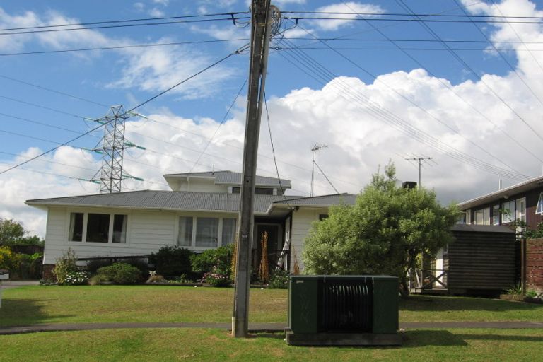 Photo of property in 99 Archibald Road, Kelston, Auckland, 0602