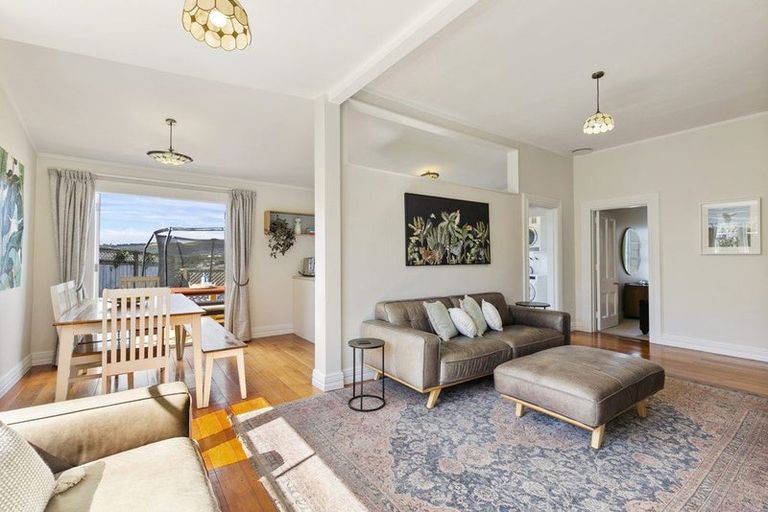 Photo of property in 8 Clifford Road, Johnsonville, Wellington, 6037