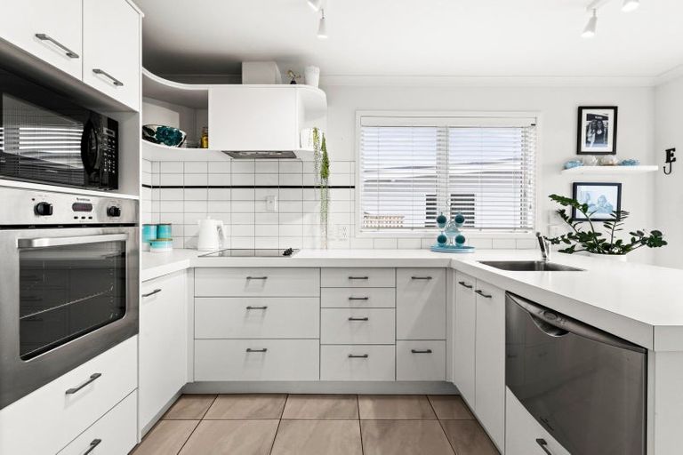 Photo of property in 1/40 The Esplanade, Westshore, Napier, 4110