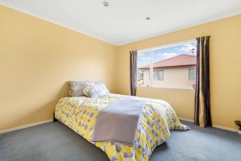 Photo of property in 12 Franshell Crescent, East Tamaki, Auckland, 2013