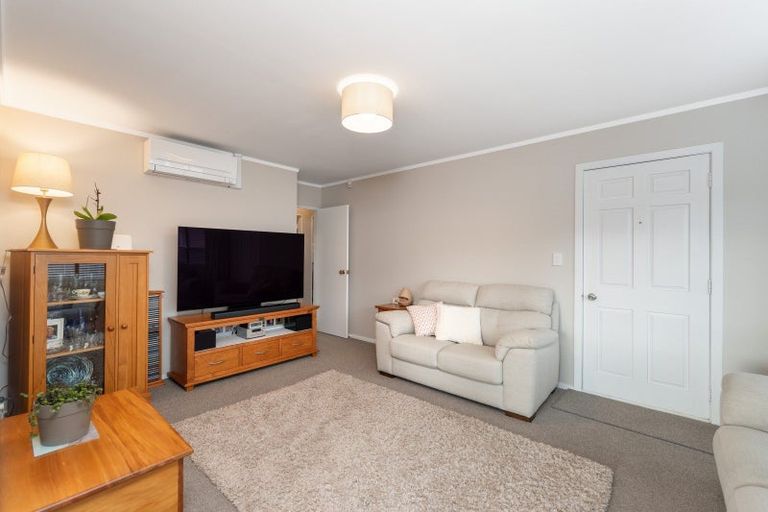 Photo of property in 9a Korau Grove, Stokes Valley, Lower Hutt, 5019