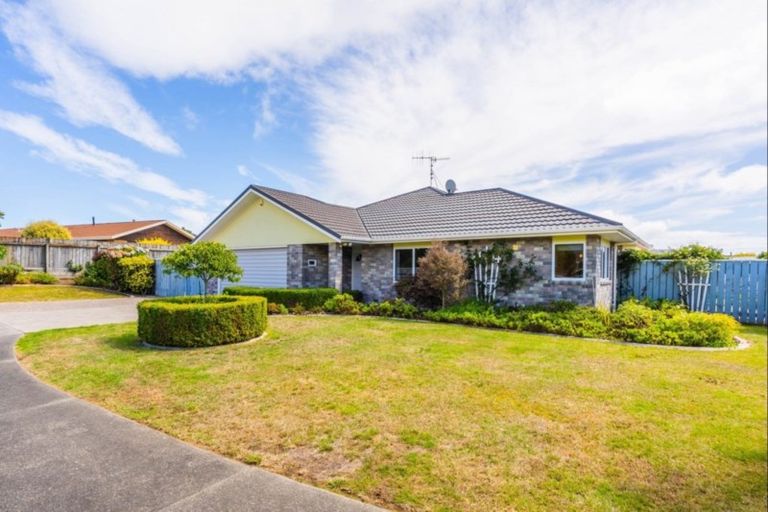 Photo of property in 137 Langdale Avenue, Paraparaumu, 5032