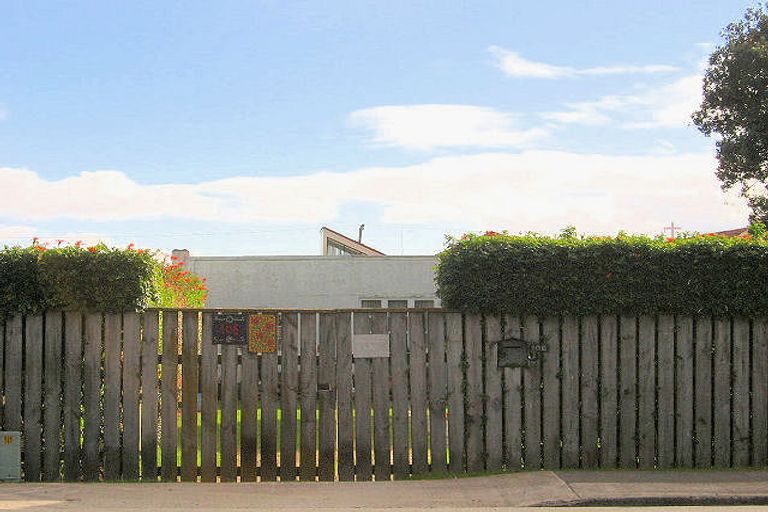 Photo of property in 106 Main Road, Waikanae, 5036