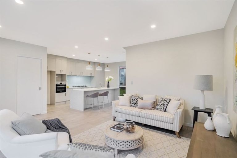 Photo of property in 15 Nephrite Lane, Henderson, Auckland, 0610