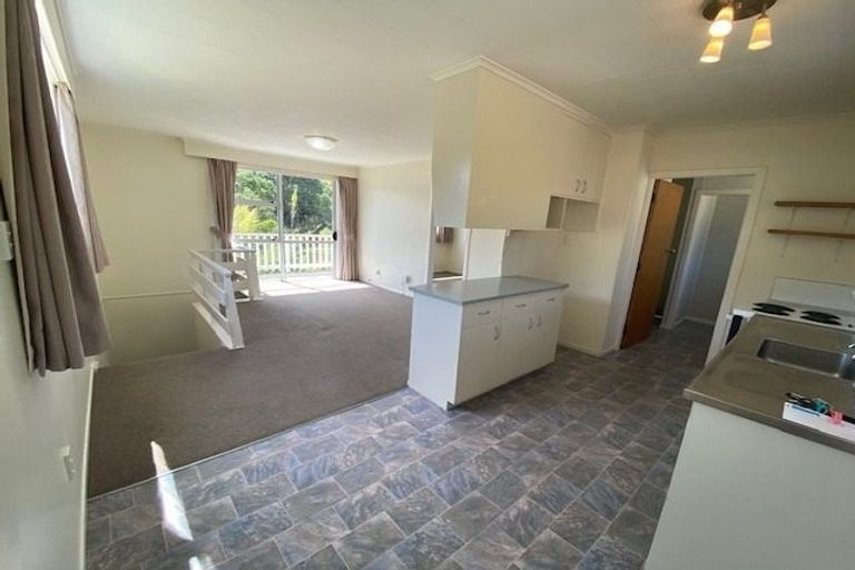 Photo of property in 3b Peckham Grove, Tawa, Wellington, 5028