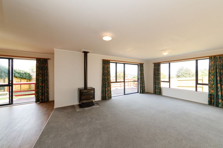 Photo of property in 77 Parnell Heights, Kelvin Grove, Palmerston North, 4414