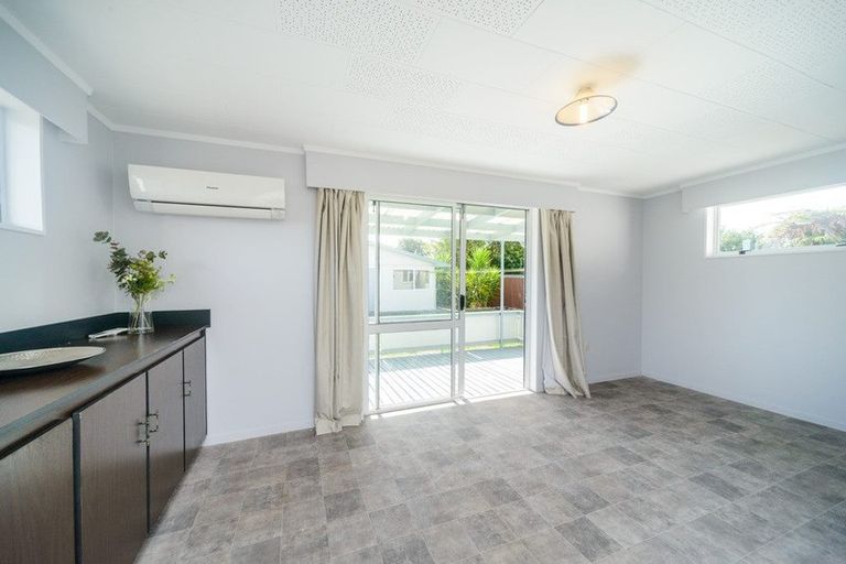 Photo of property in 27 Galway Avenue, Hokowhitu, Palmerston North, 4410