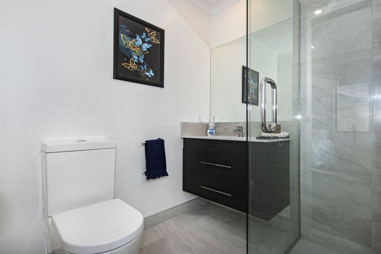 Photo of property in 30 Kitemaunga Avenue, One Tree Point, 0118