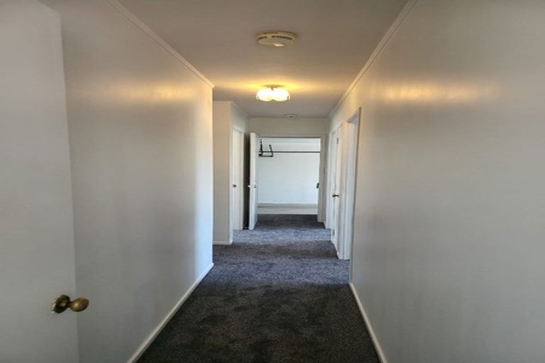 Photo of property in 2/21 College Road, Northcote, Auckland, 0627