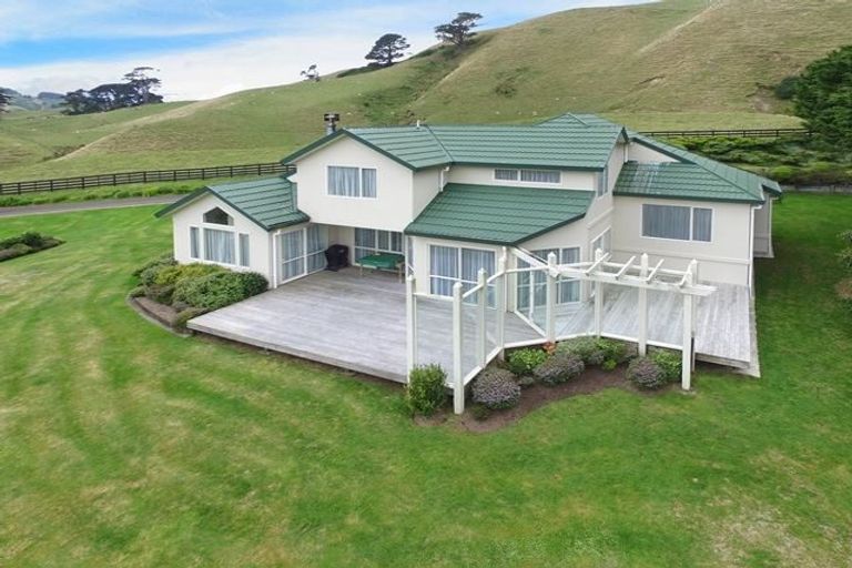 Photo of property in 246 Takapu Road, Takapu Valley, Wellington, 5028