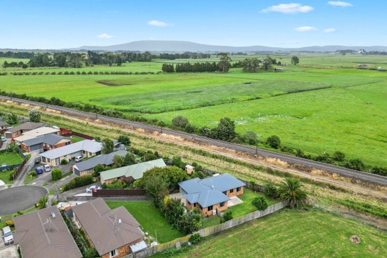 Photo of property in 14 Corsair Place, Melville, Hamilton, 3206