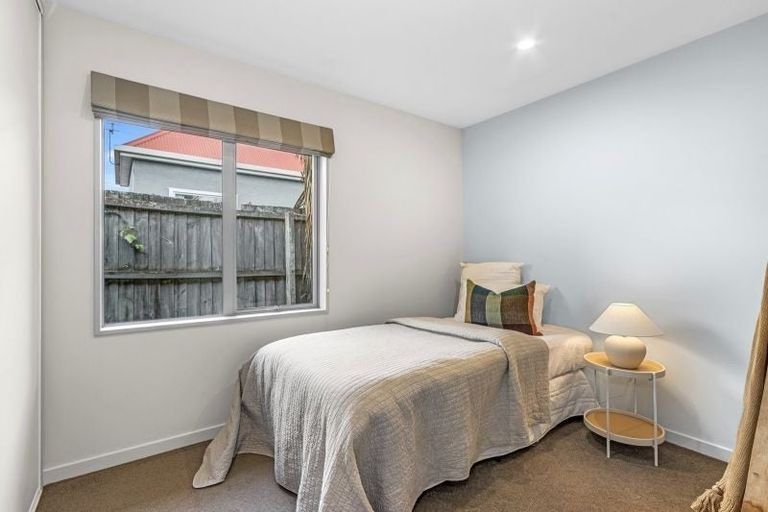 Photo of property in 6 Gresford Street, Edgeware, Christchurch, 8013