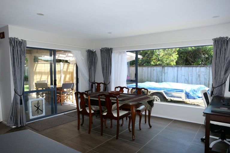 Photo of property in 10 Lorna Irene Drive, Raumati South, Paraparaumu, 5032