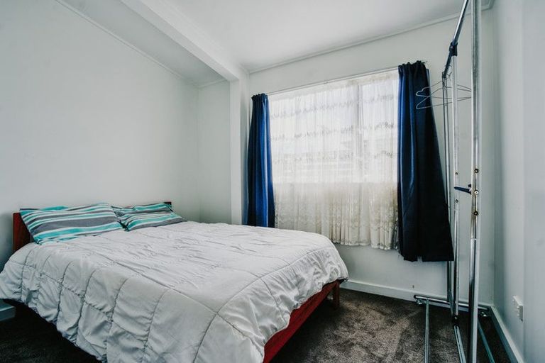 Photo of property in 18 Johnson Street, Milton, 9220