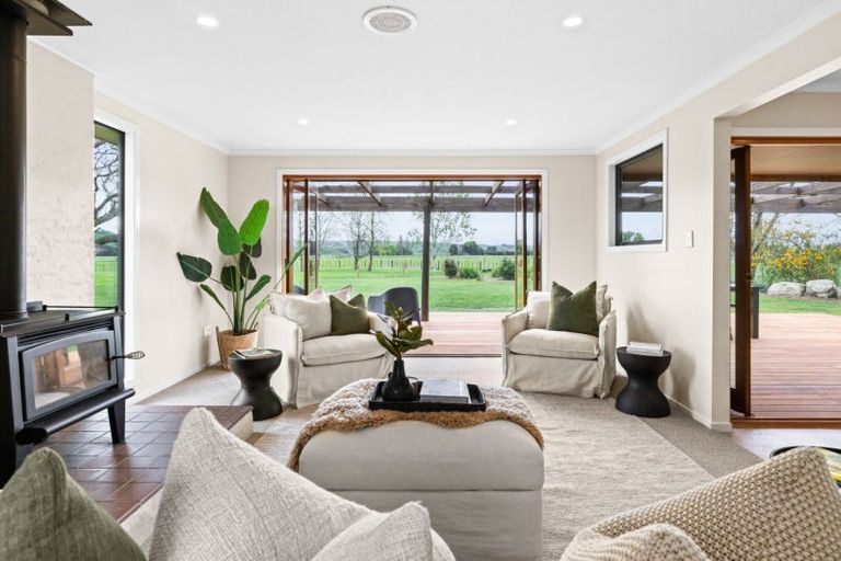 Photo of property in 361 Swamp Road, Fernhill, Napier, 4183