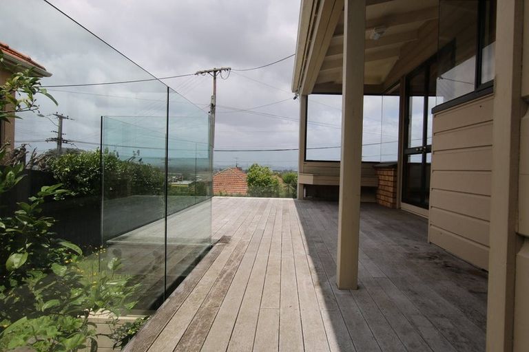 Photo of property in 1/1 Richards Avenue, Forrest Hill, Auckland, 0620