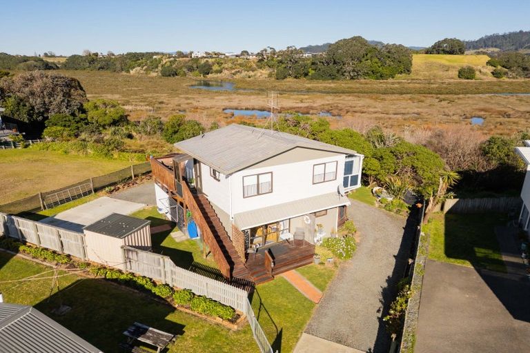 Photo of property in 266b Seaforth Road, Waihi Beach, 3611