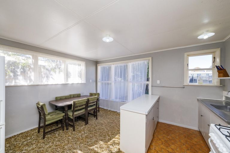 Photo of property in 4 Jackson Avenue, Highbury, Palmerston North, 4412