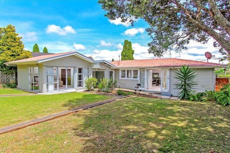 Photo of property in 4 Woolley Avenue, New Lynn, Auckland, 0600