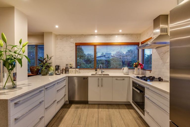 Photo of property in 95 Jeffreys Road, Strowan, Christchurch, 8052