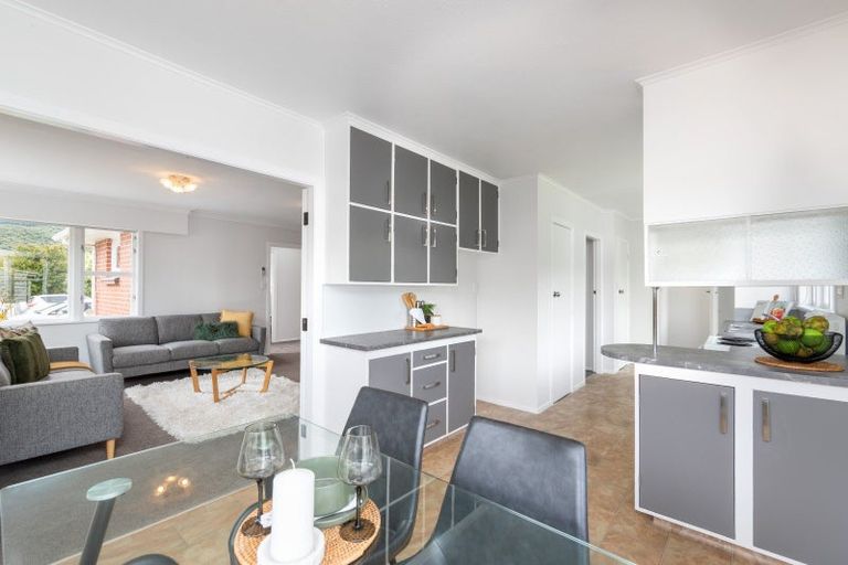 Photo of property in 6 Ruru Crescent, Heretaunga, Upper Hutt, 5018