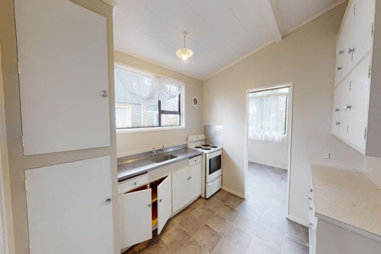 Photo of property in 16 Motuoapa Place, Kelvin Grove, Palmerston North, 4414