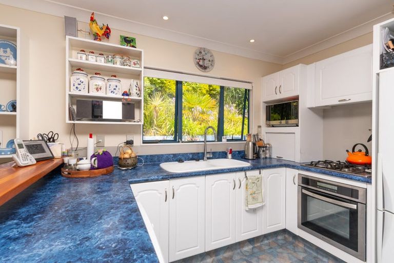 Photo of property in 10 Huxley Grove, Churton Park, Wellington, 6037