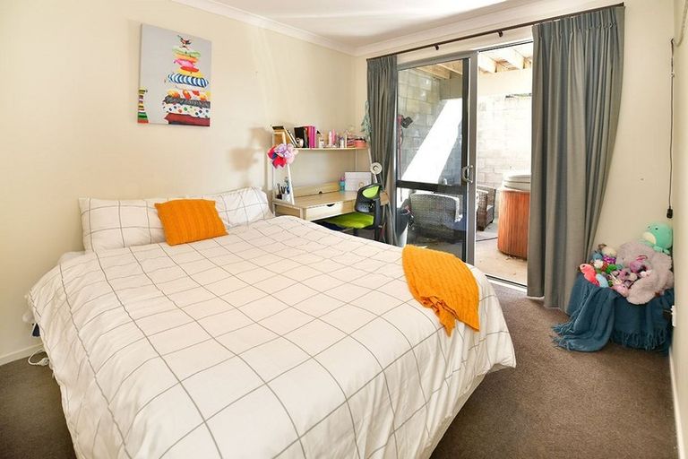 Photo of property in 8 Rivervale Grove, Stanmore Bay, Whangaparaoa, 0932